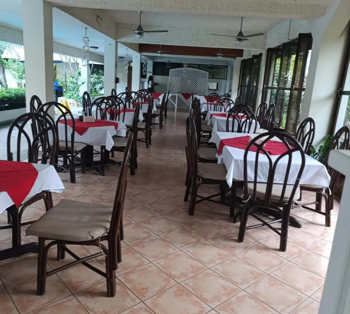 Hotel Acuario Residencial La Viva
